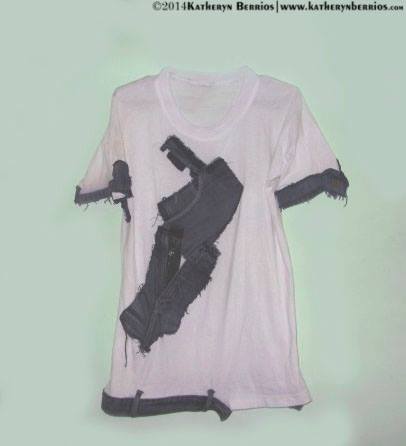 T-shirt Desgarro: Retazos denim distribuidos y acoplados en algodón, detalle bolsillo en parte delantera.