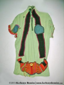 T-shirt Chaski (Linea étnico Vanguardia): Diseño elaborado en algodón, detalles en manto, en lineas cuello , bolsillos canguro parte delantera,mistura en denim , toques en bordado.