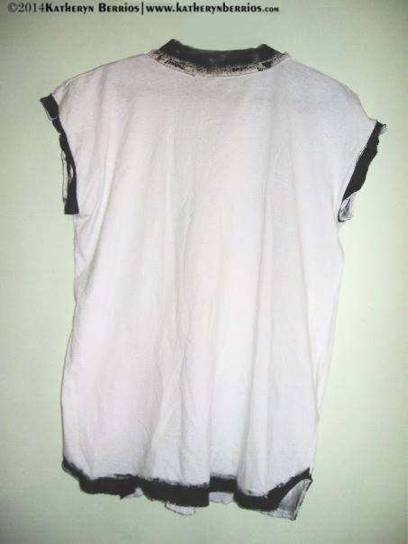 T-shirt Mundo: Algodón , detalle en paño, acrilex sobre tela, pintura a mano.